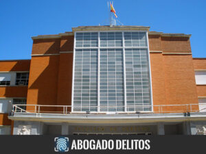 Qué requisitos debe cumplir para ejercer y ser un buen abogado penalista