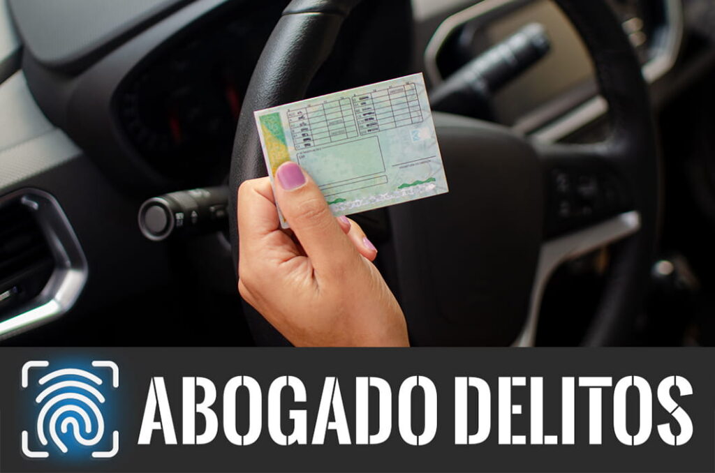 Absolución de delito falsedad documental permiso conducir
